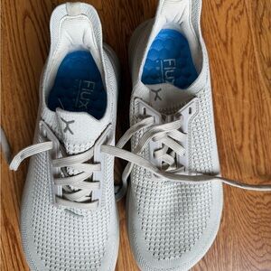 Flux Women’s Athletic Knit Sneakers in Light Gray with Blue Insole
